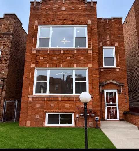 7932 S Champlain Ave, Chicago, IL 60619 photo 1