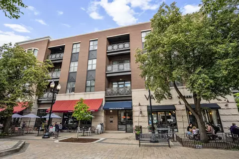 2326 W Giddings St #302, Chicago, IL 60625
