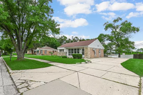 17561 Sycamore Dr, Homewood, IL 60430
