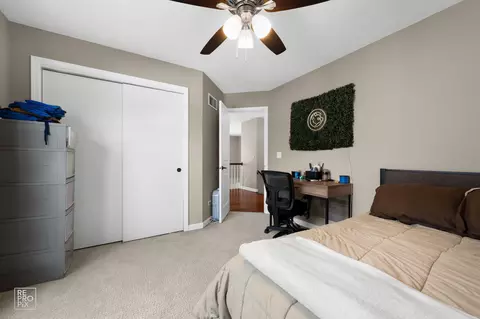 Bedroom - 2004 Oakdale Estates Dr, Plainfield, IL 60586 photo 3 of 4