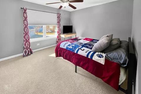Bedroom - 2004 Oakdale Estates Dr, Plainfield, IL 60586 photo 4 of 4