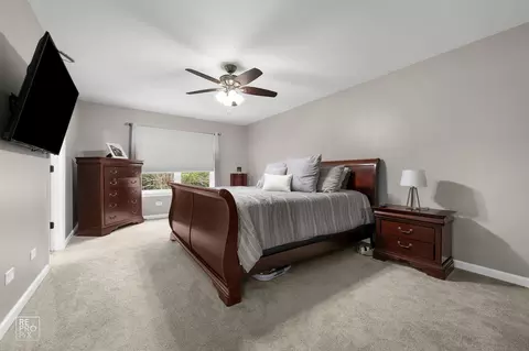 Bedroom - 2004 Oakdale Estates Dr, Plainfield, IL 60586 photo 1 of 4