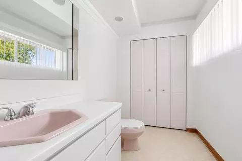 Bath - 7821 W 73rd Pl, Bridgeview, IL 60455 photo 2 of 2