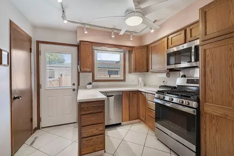 4430 Raymond Ave, Brookfield, IL 60513 photo 11
