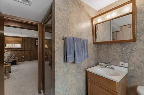 4430 Raymond Ave, Brookfield, IL 60513 photo 9