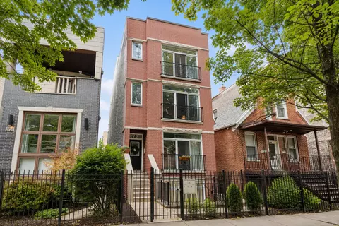 2724 W Cortez St #3, Chicago, IL 60622