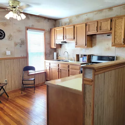 411 39th St, Moline, IL 61265 photo 13