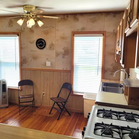 411 39th St, Moline, IL 61265 photo 21