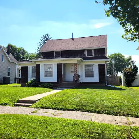 411 39th St, Moline, IL 61265 photo 3