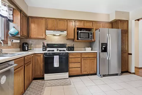 Kitchen - 104 Nottingham Chase Chase, Normal, IL 61761 photo 1 of 2