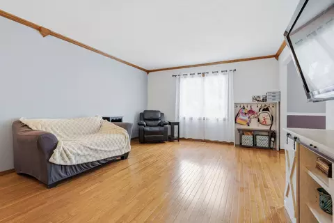 Living - 104 Nottingham Chase Chase, Normal, IL 61761 photo 1 of 2