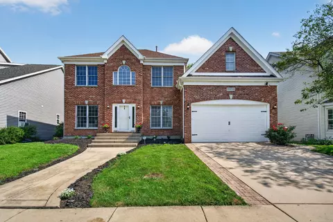 39 E W240 E Mallory Dr, Geneva, IL 60134