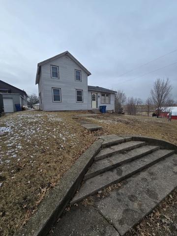 200 Muscatine St, Dixon, IA 52745