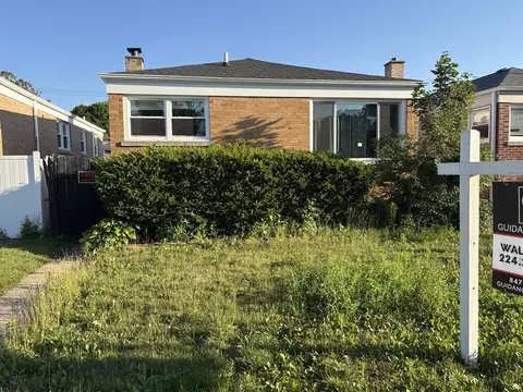 2909 W Howard St, Chicago, IL 60645