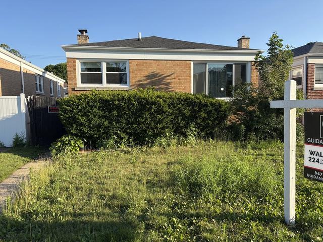 2909 W Howard St, Chicago, IL 60645