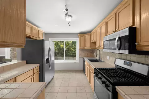 785 W Appletree Ln, Bartlett, IL 60103 photo 8