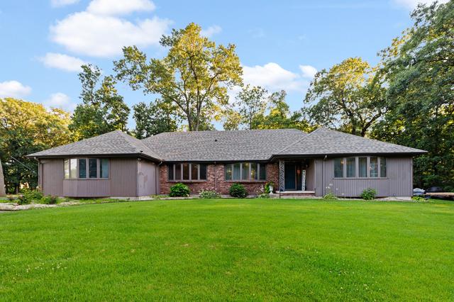 606 Mary Ln, Saint Anne, IL 60964