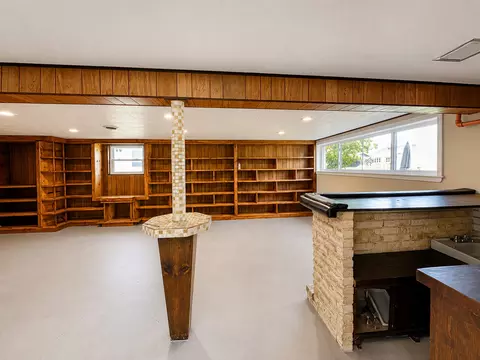 Living - 7332 Beloit Ave, Bridgeview, IL 60455 photo 9 of 9