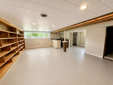 Living - 7332 Beloit Ave, Bridgeview, IL 60455 photo 8 of 9