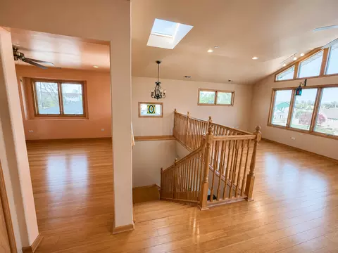 Living - 7332 Beloit Ave, Bridgeview, IL 60455 photo 1 of 9