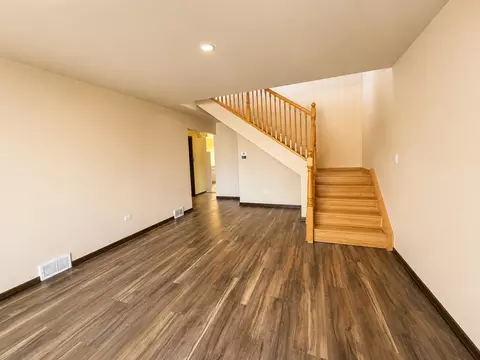 Living - 7332 Beloit Ave, Bridgeview, IL 60455 photo 2 of 9