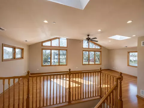 Living - 7332 Beloit Ave, Bridgeview, IL 60455 photo 3 of 9
