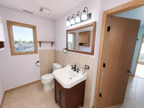 Bath - 7332 Beloit Ave, Bridgeview, IL 60455 photo 3 of 5