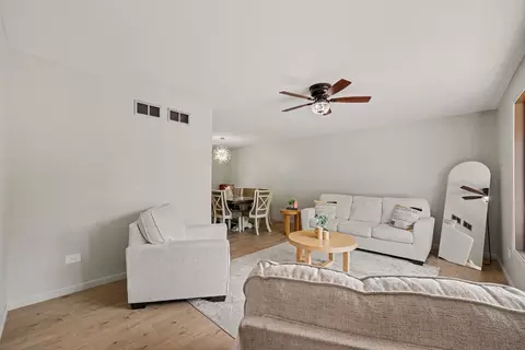 Living - 537 Willow Ln, Beecher, IL 60401 photo 2 of 3