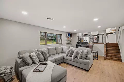 Living - 537 Willow Ln, Beecher, IL 60401 photo 3 of 3