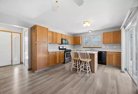 Kitchen - 1844 Kendall Ridge Blvd, Plainfield, IL 60586 photo 2 of 2