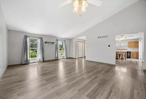 Living - 1844 Kendall Ridge Blvd, Plainfield, IL 60586 photo 5 of 8