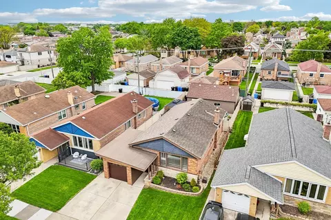 5742 S Rutherford Ave, Chicago, IL 60638