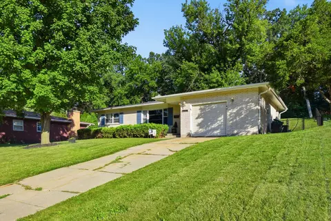 Exterior - 4605 Ashley Dr, Mchenry, IL 60050 photo 2 of 5