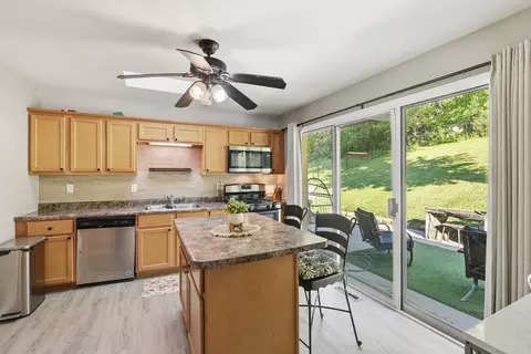 Kitchen - 4605 Ashley Dr, Mchenry, IL 60050 photo 4 of 4