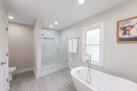 Bath - 1705 N Ryan St, Mchenry, IL 60050 photo 2 of 4