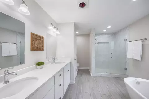 Bath - 1705 N Ryan St, Mchenry, IL 60050 photo 1 of 4