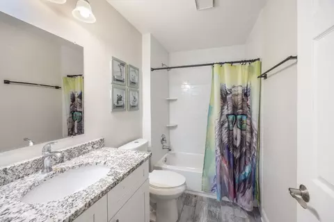 Bath - 1705 N Ryan St, Mchenry, IL 60050 photo 4 of 4