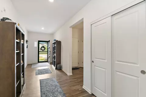 Entry Way - 6706 Killala Dr, Mchenry, IL 60050 photo 1 of 4