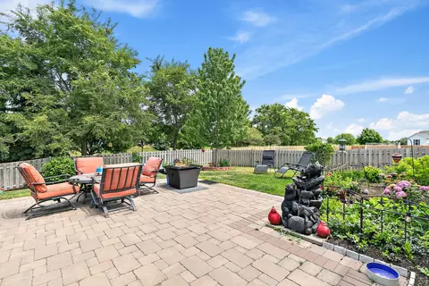 Exterior - 6706 Killala Dr, Mchenry, IL 60050 photo 4 of 7