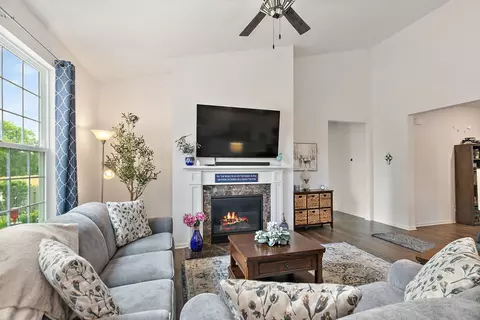 Living - 6706 Killala Dr, Mchenry, IL 60050 photo 1 of 1