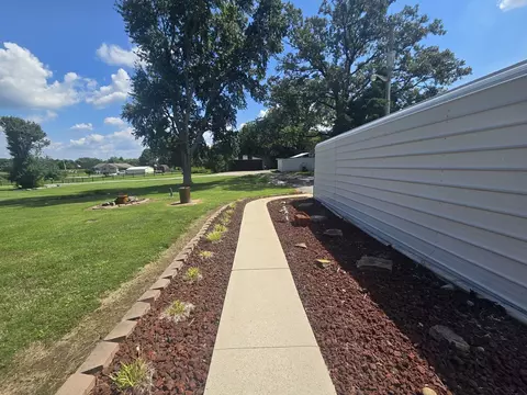 11957 E Harrison Rd, Mount Vernon, IL 62864 photo 7