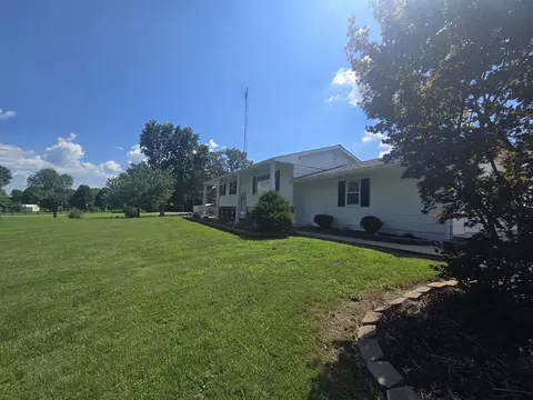 11957 E Harrison Rd, Mount Vernon, IL 62864 photo 2
