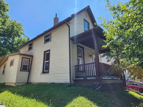 1209 Gaines St, Davenport, IA 52804