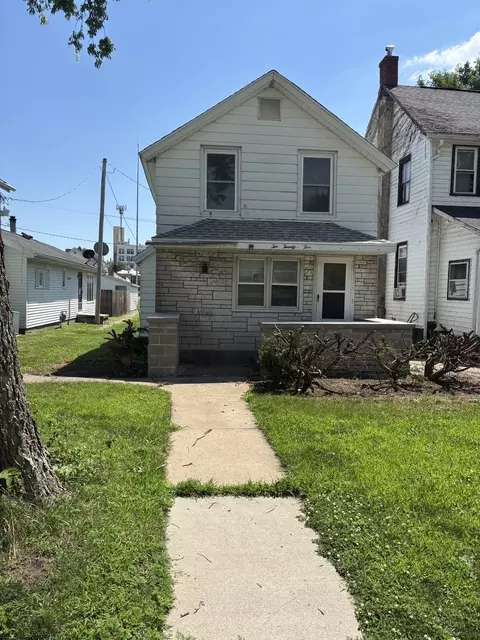 225 3rd Ave S, Clinton, IA 52732