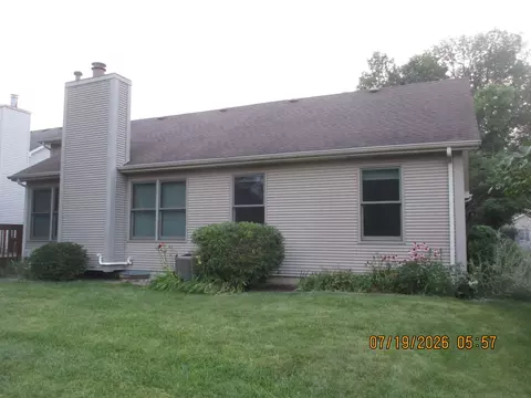 Exterior - 1911 Chestnut Hill Rd, Plainfield, IL 60586 photo 4 of 11