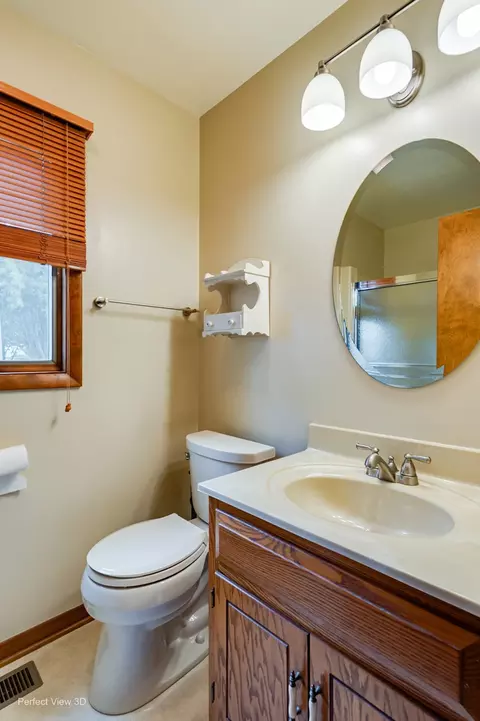 Bath - 1911 Chestnut Hill Rd, Plainfield, IL 60586 photo 1 of 2