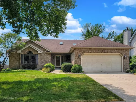 Exterior - 1911 Chestnut Hill Rd, Plainfield, IL 60586 photo 3 of 11