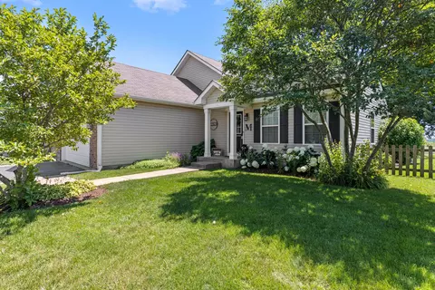 420 Tall Grass Dr, Harvard, IL 60033