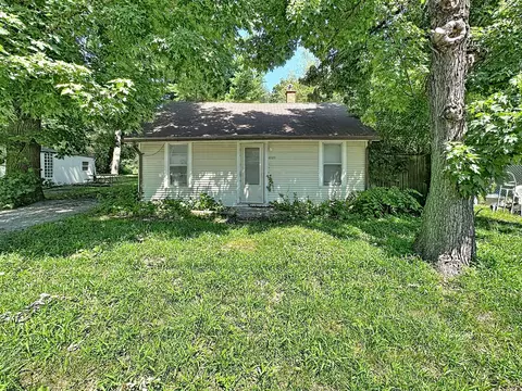 4009 6th St, Rock Island, IL 61201