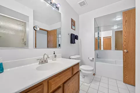 Bath - 1504 Root St, Crest Hill, IL 60403 photo 2 of 2